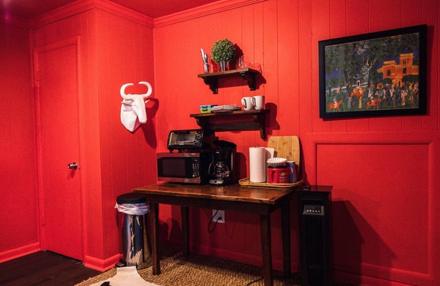 Charming Studio Suite 5 mins to Downtown Nashville
