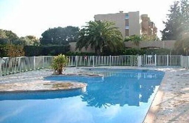 Charming, sunny, comfortable, 2 rooms Antibes, very close to the sea ON FOOT