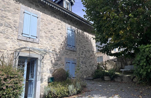 Charming T3 in Cauterets with parking, near cable cars