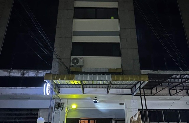 Charming spacious room in enchanting Thong Lo, Bangkok with Full Kitchen