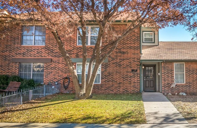 Charming Townhome with Three Master Suites