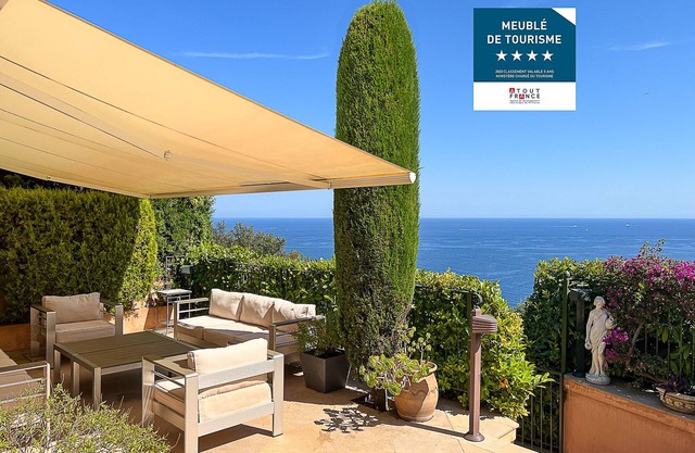 Charming villa 4* in a quiet area, panoramic terrace on the sea, large swim pool