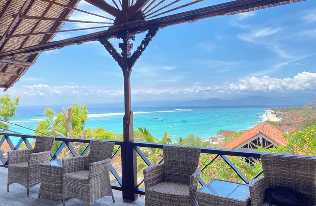 Charming villa with WiFi and AC in enchanting Nusa Lembongan OCEAN VIEW