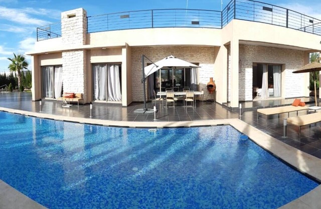 Charming villa with garden and pool
