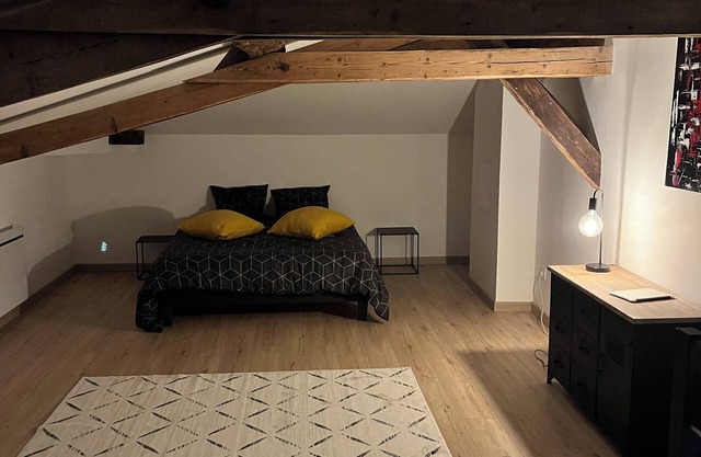 Charming village house completely renovated in the heart of the bastide.