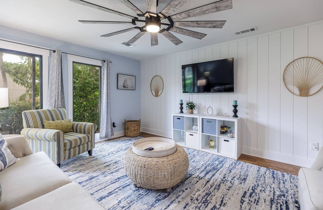 Charming | Walk to Beach | Pet Friendly | QG588