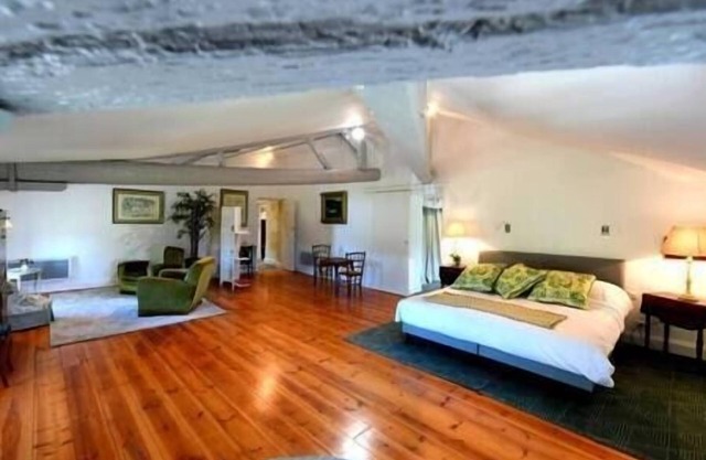 Charming Wine Property with Pool near Saint-Emilion