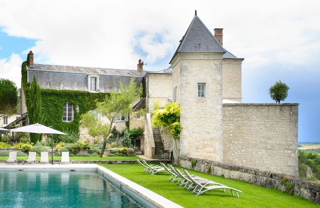 Chateau Des Siecles - Thirteen Bedroom Castle, Sleeps 33
