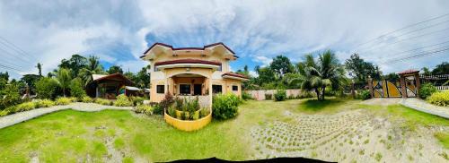 Chateau La Princesa rooms with garden, Bar & billiard
