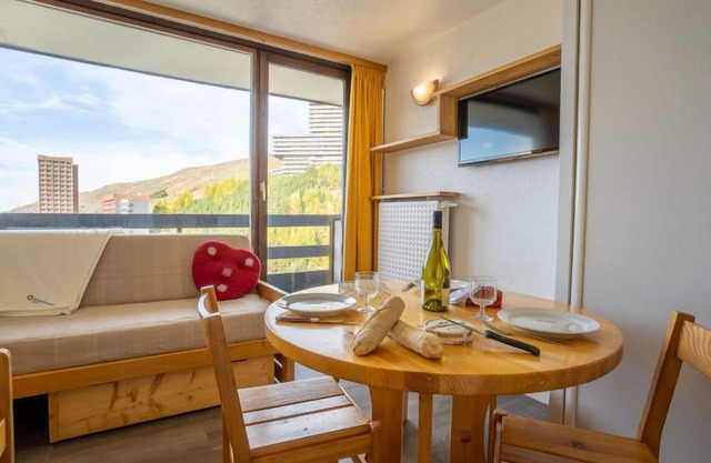 Chavière 832 by Interhome