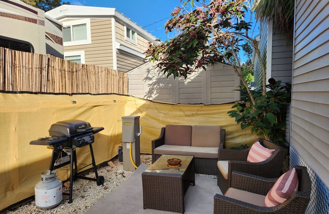 Cheerful Tiny House on 30 min from Key