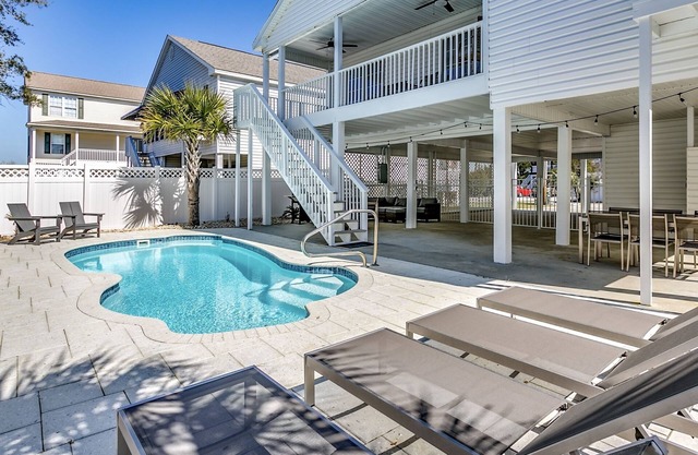 Cherry Grove/North Myrtle Beach Luxury Vacation Home, Private Pool, Pet Friendly