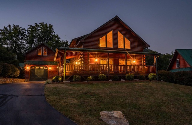 Chestnut Lodge ~ Fall Color ~ New Cabin by Willow Tree Cabins