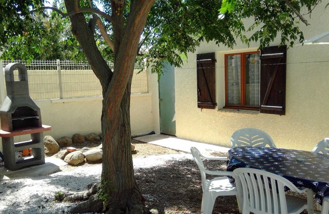Chez Alain Cap d'Agde Villa Côté MerT3 400mmer available from Saturday 16 August