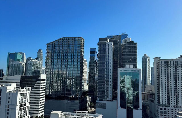 Chic 1-Bedroom Apartment in Brickell with Stunning Views & Prime Location
