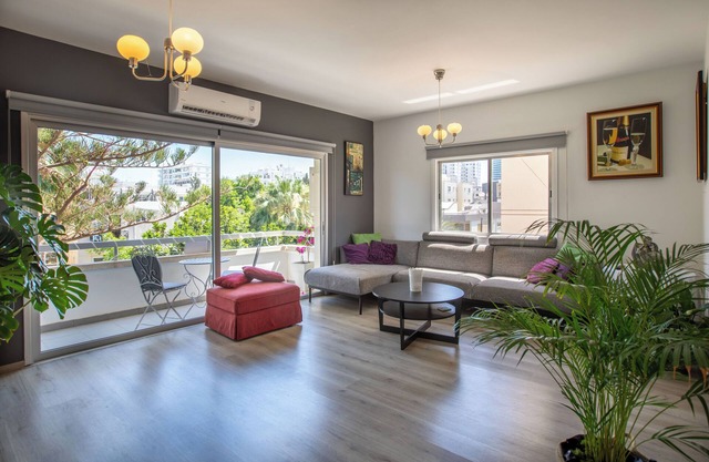 Chic 2-bedroom apartment with AC, WiFi in wonderful Limassol