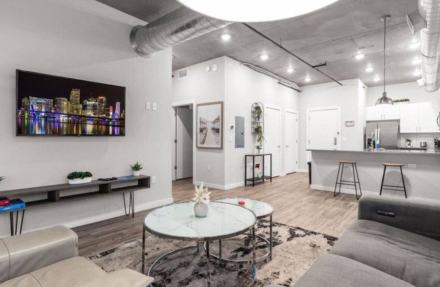 Chic 2BR Getaway | Walk to Breweries & Art Walk