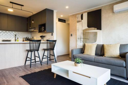 Chic 2BR Retreat in Vitacura Perfect for 3 Steps from Everything