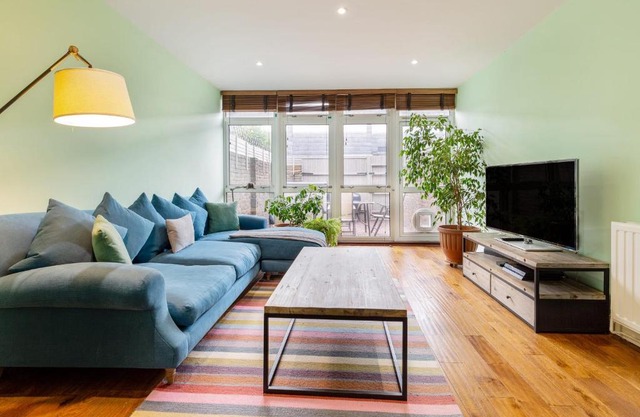 Chic 3Bed House w/Terrace in Brixton