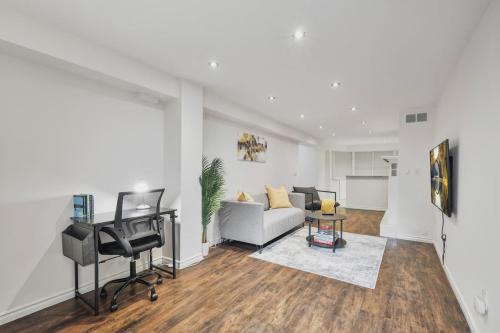 Chic and Bright 1BR Apt with Free Wifi and Parking