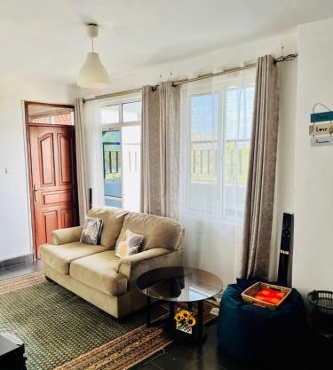 Chic & Cozy Apartment with Balcony Views Kisumu Terrace