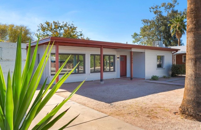 Chic Modern Home, Central Tucson