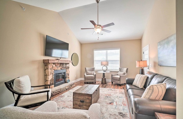 Chic Townsend Condo w/Saltwater Pool!