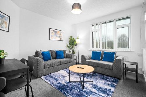 Chic Two Bedroom Apartment - On Street Parking Available - Netflix - Wifi - Top Rated - 311M