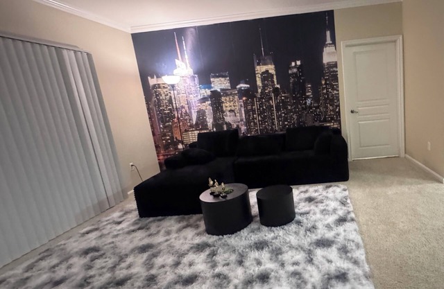 Chic two bedroom two bath SiX FLAGS.