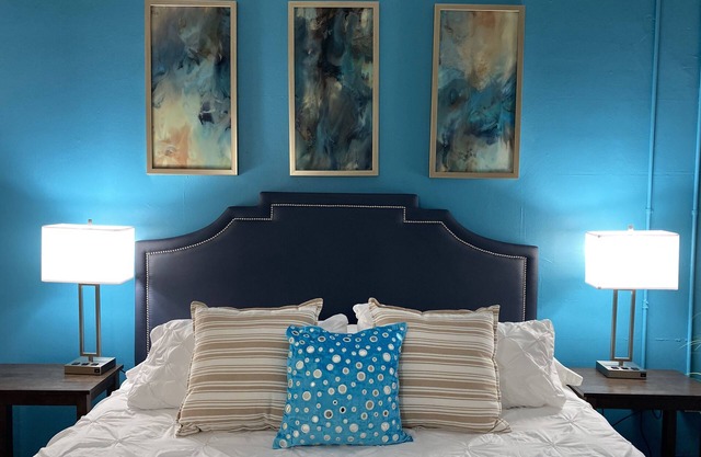 Chic Urban Studio+King Bed+Convention Center