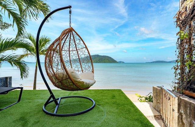 Chocolate Beachfront 2 BR Pool Villa