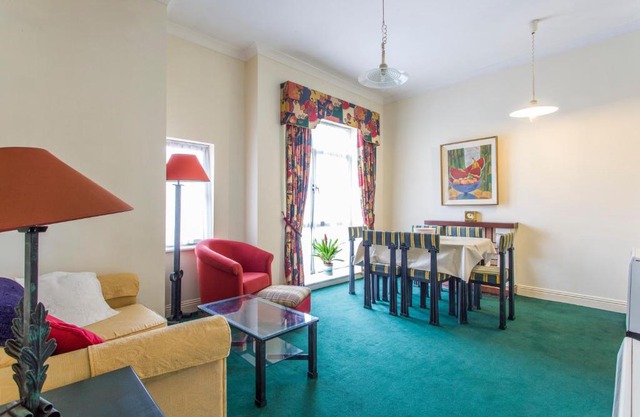 Christchurch Apartments - La Rochelle 13