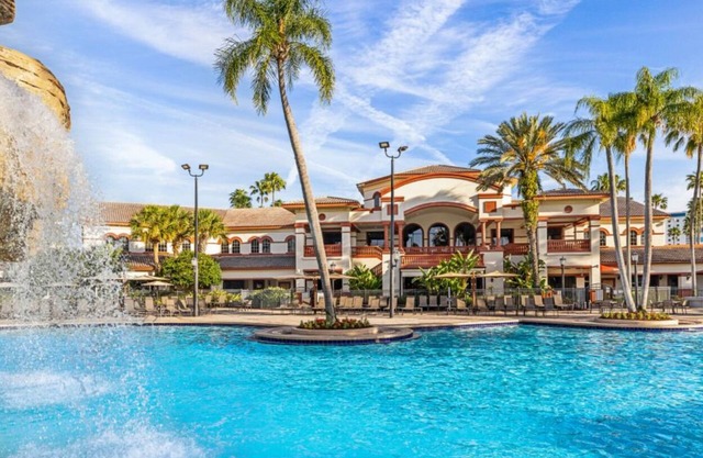 Christmas Vacation at Disney World! Vistana Villages Resort Mins From the Magic