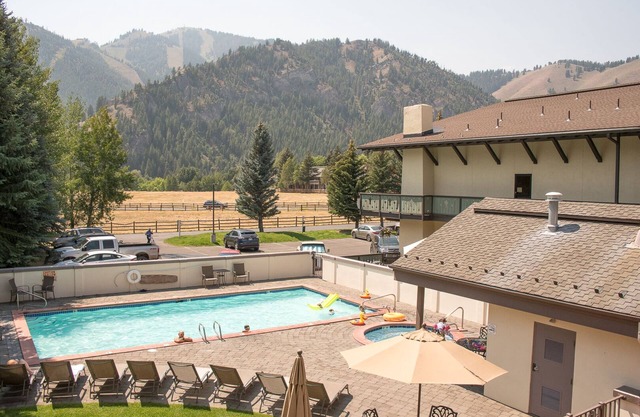 Christophe Condo 609AB -With Year-round Outdoor Pool, Hot Tub, Bald Mt. Views