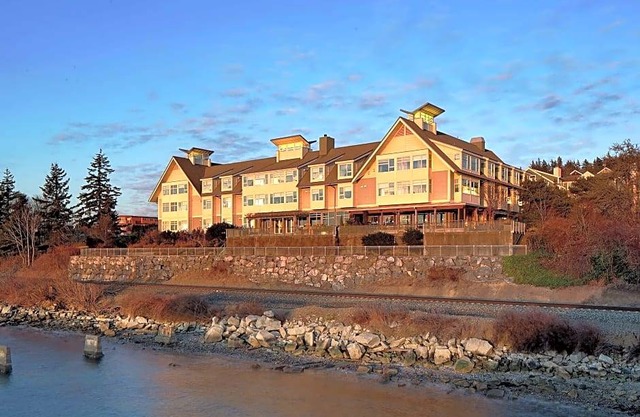 Chrysalis Inn & Spa Bellingham, Curio Collection by Hilton