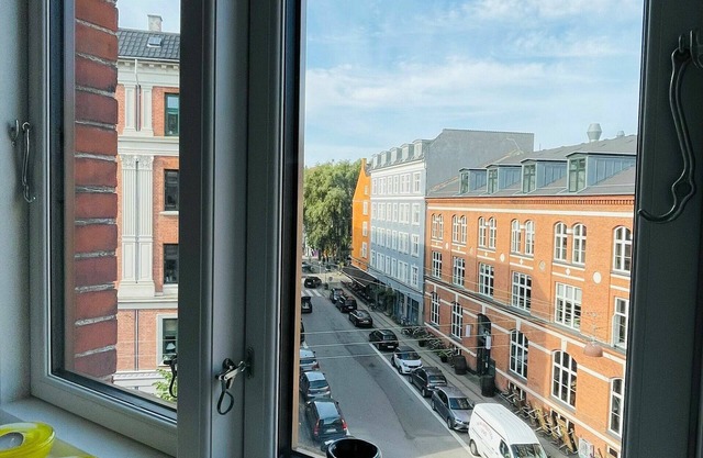 City Apartment in Copenhagen with 2 bedrooms sleeps 3