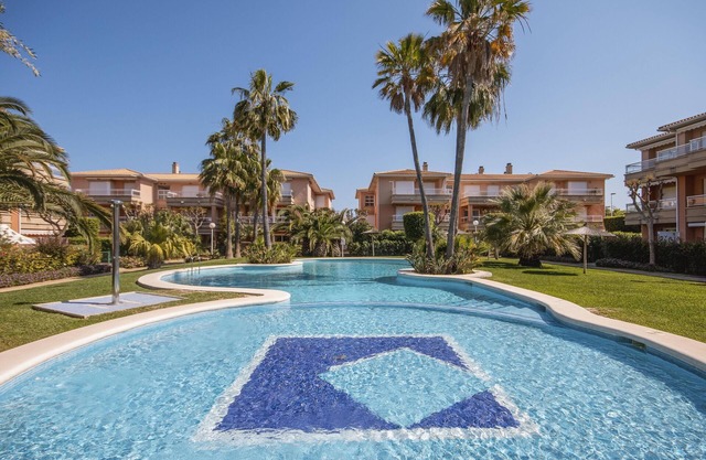 Classic and comfortable apartment with communal pool in Javea, on the Costa Blanca, Spain for 4 persons