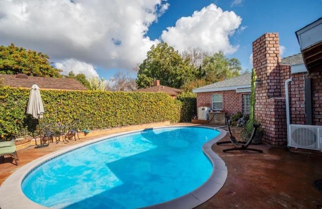 Classic Bixby Highlands Pool Home in Long Beach! home
