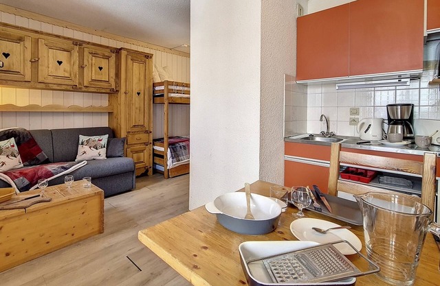 Classic studio in Menuires, balcony, pets allowed