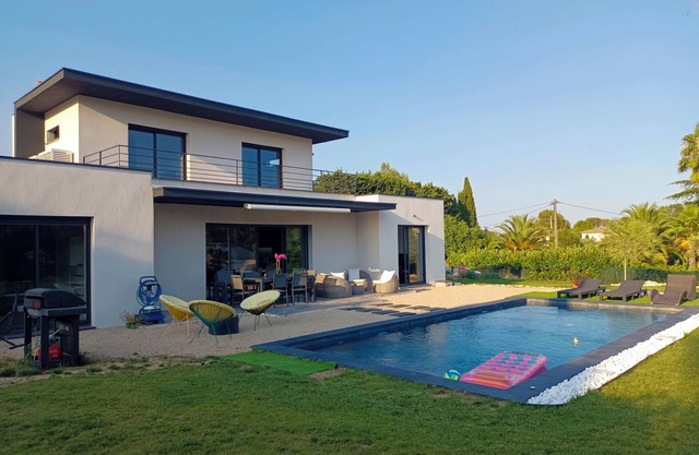 Classy and quiet villa. Suitable for families