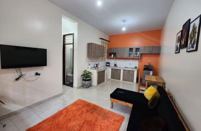 Classy Condo 44, Affordable, Great Executive Suite with Swimming Pool, Gym nearby, Affordable, Comfortable