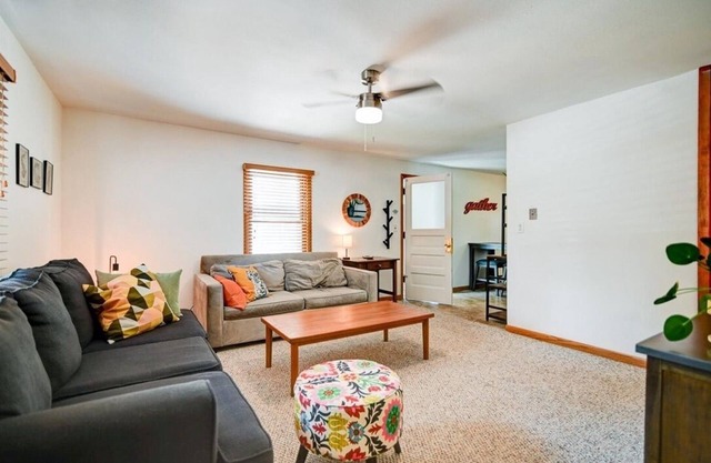 Clean and spacioius flat in great location near Epic and downtown Verona!