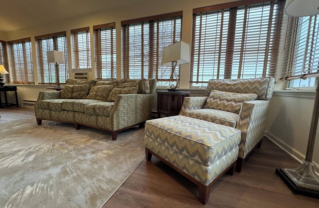 CLEAN & COMFORTABLE EXTENDED STAY- Perfect for Business & Leisure Travelers