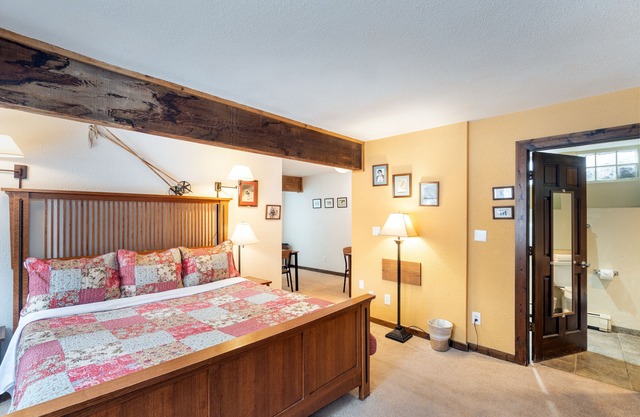 Clean, Spacious Suite in Prime Riverside Location