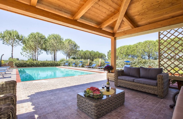 ClickSardegna Villa Girasoli with SPA and pool, Wifi, en-suite bathrooms