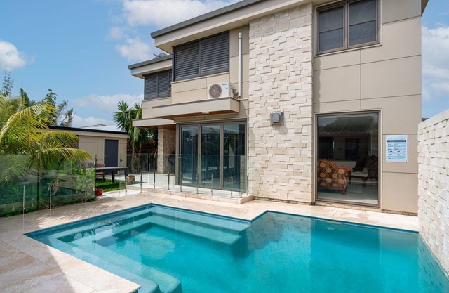 Clifftop Luxury with Pool
