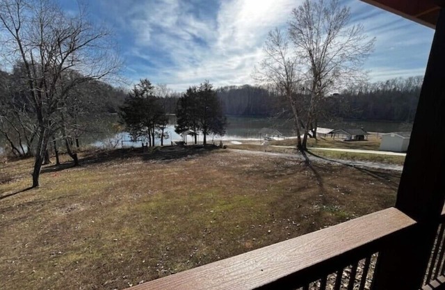 Clinch River Getaway - A lakefront retreat, just 5 minutes from grocery.n