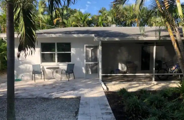 Close to Ave: 1B Bungalow in Gated Luxury Compound sleeps 2