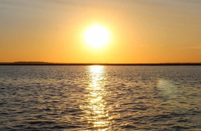 Close to Beach with Views. Updated Condo - Pelican Beach