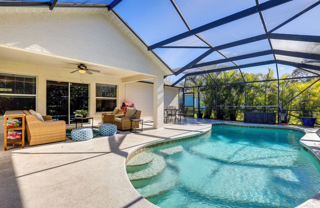 Close to Family Park: Home w/Screened Lanai!
